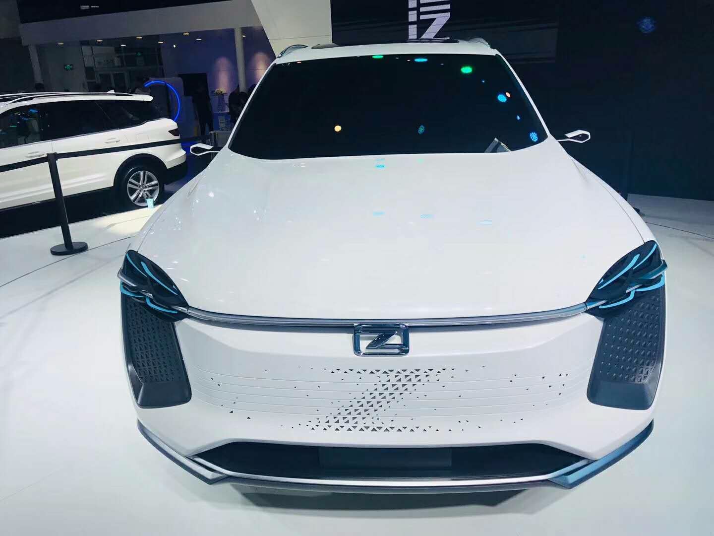 北京车展现场:众泰i-across概念车是众泰汽车传承中国经典文化,追求更