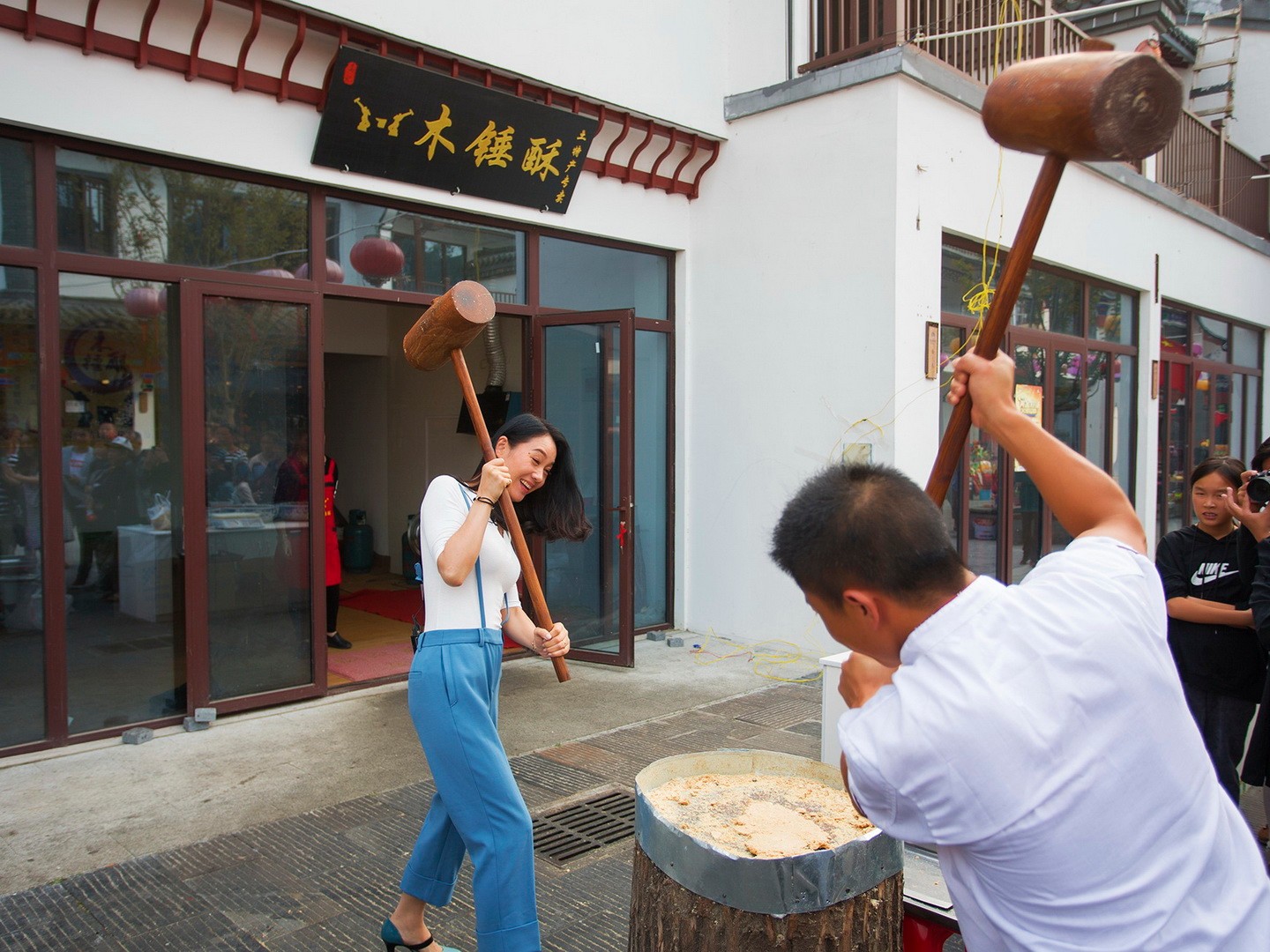 滁州:周群走进定远古城