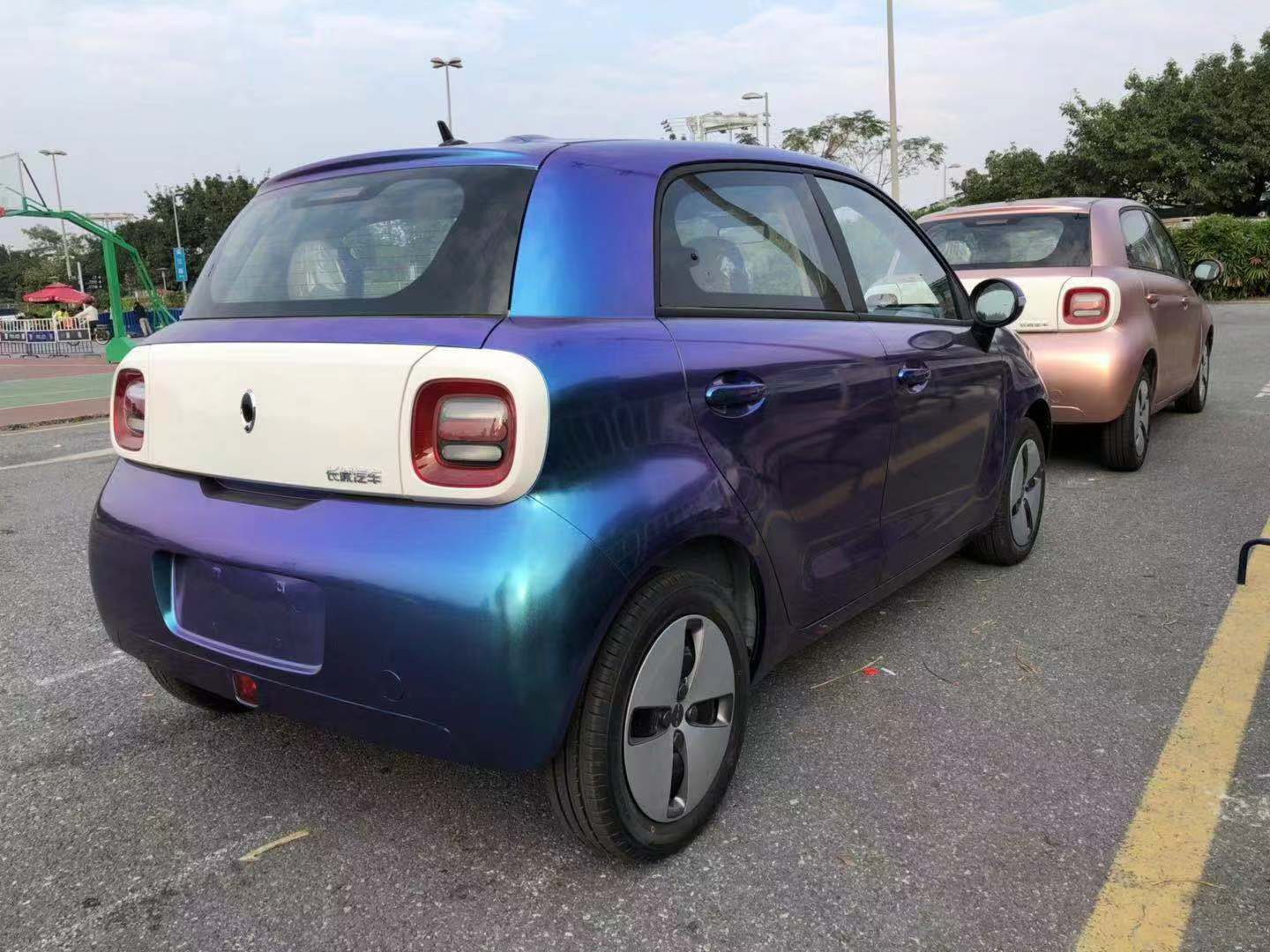 广州车展欧拉r1抢先看 蓝紫渐变色颇为玄幻