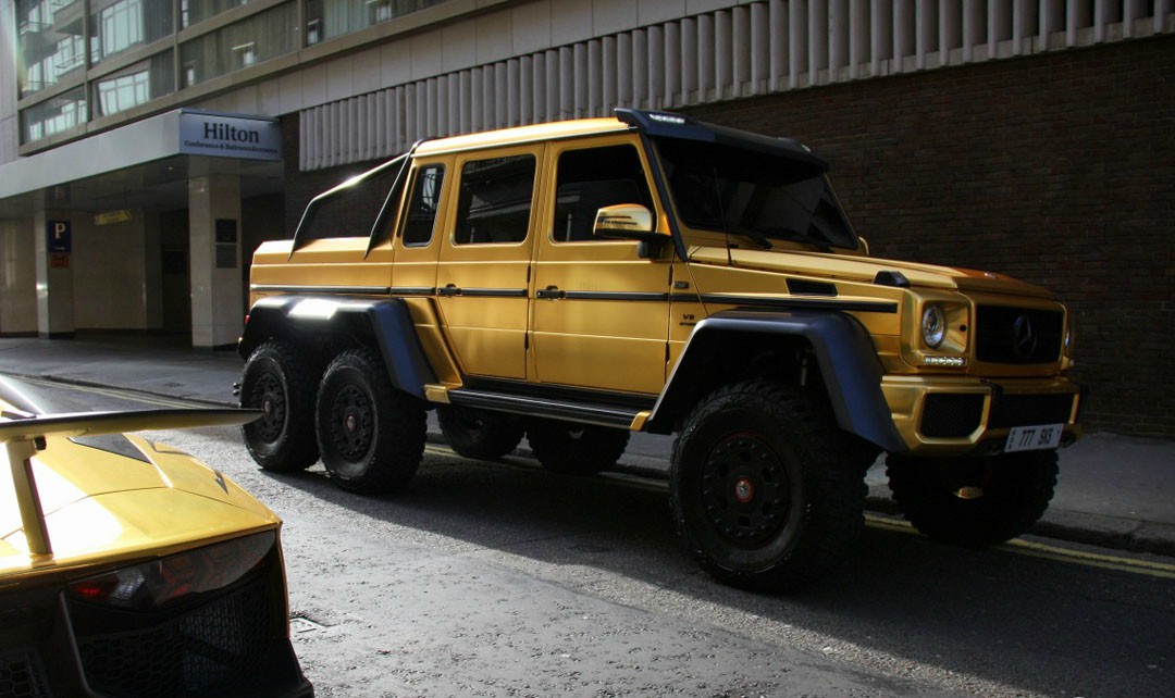 金色奔驰benz g 63 amg 6x6