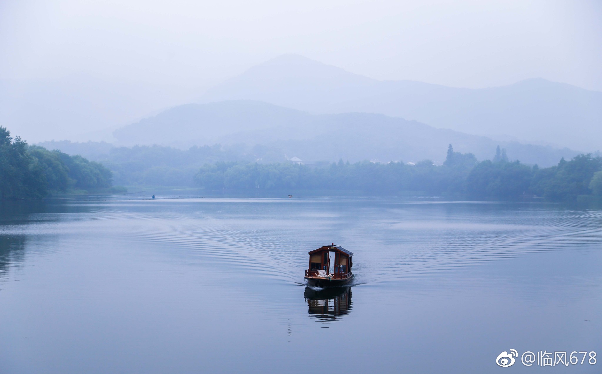 雨中的西湖诗一样的美