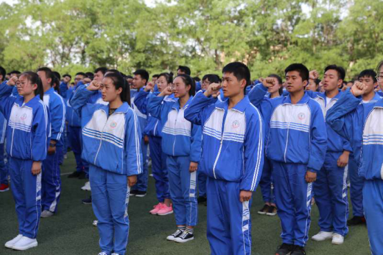 宁夏岳麓高级中学举行2018届高考千人祝福大会
