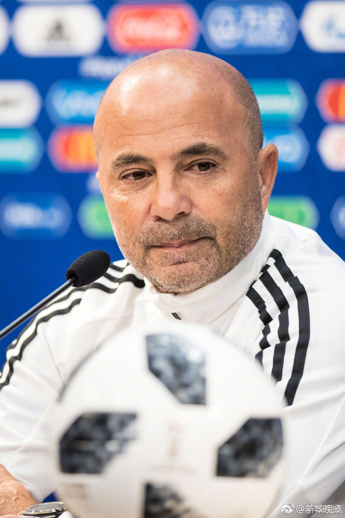 阿根廷主帅:球队无法和梅西融为一体 我请求阿根廷球迷原谅|桑保利