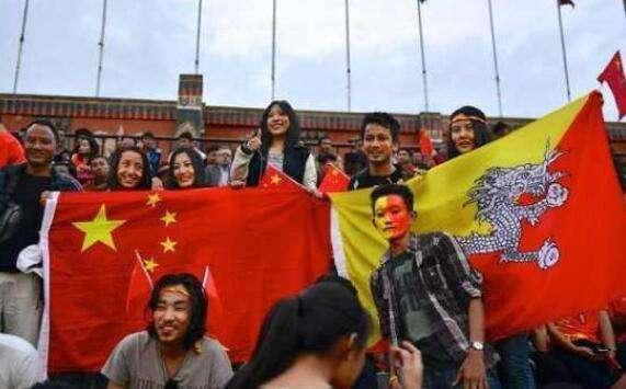 唯一没跟中国建交的邻国:自称是龙的传人 国旗采用龙旗