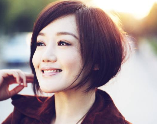 如今的她,已经看破红尘|粉红女郎|薛佳凝|哈妹_新浪网