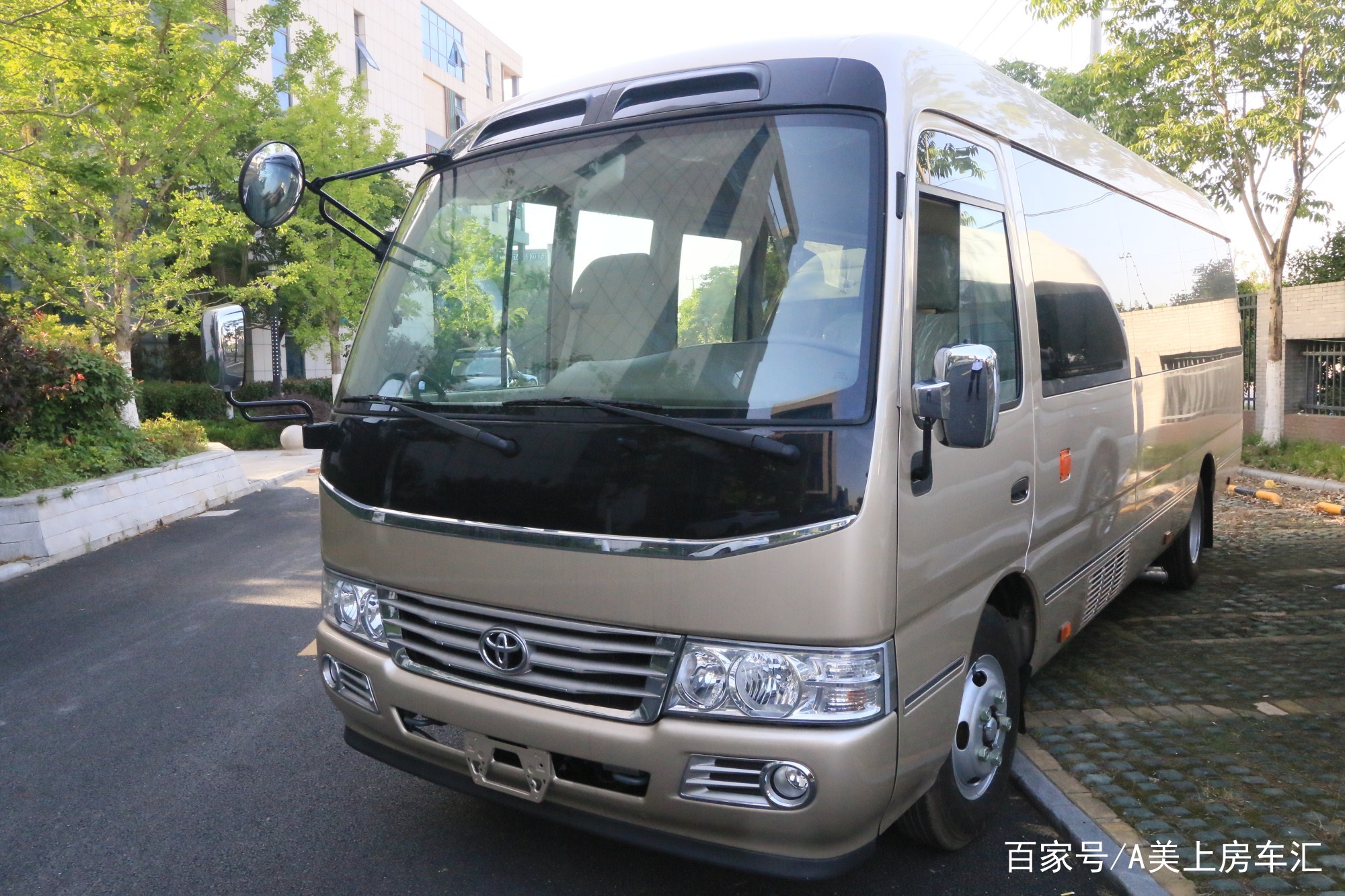 为什么领导人视察都会选择丰田考斯特