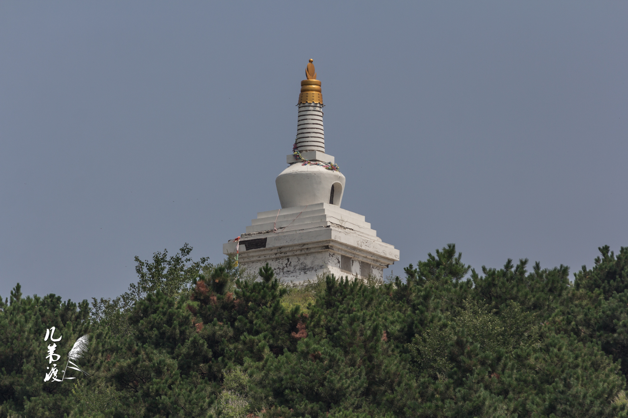 位于阜新县的宝力根寺汉译为白泉寺传始建于清嘉庆六年