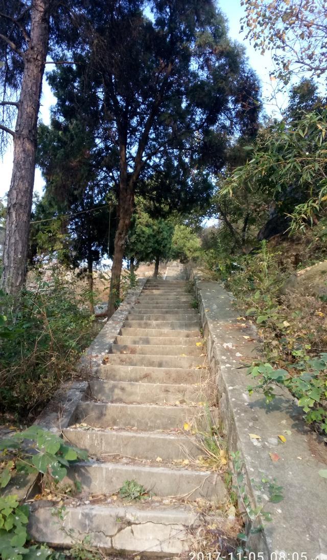 南阳塔子山旅游度假区火热建设中,再不来你就要买门票了