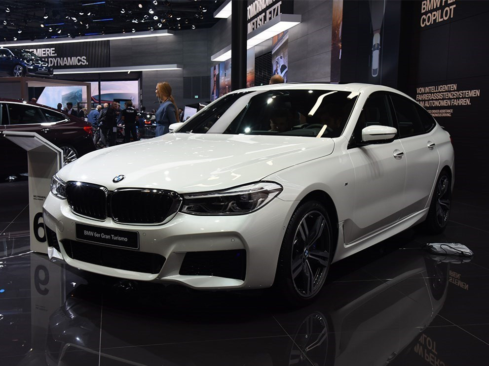 客户买了宝马gt6我赶紧过去拜访他扮谈生意顺便围观新车