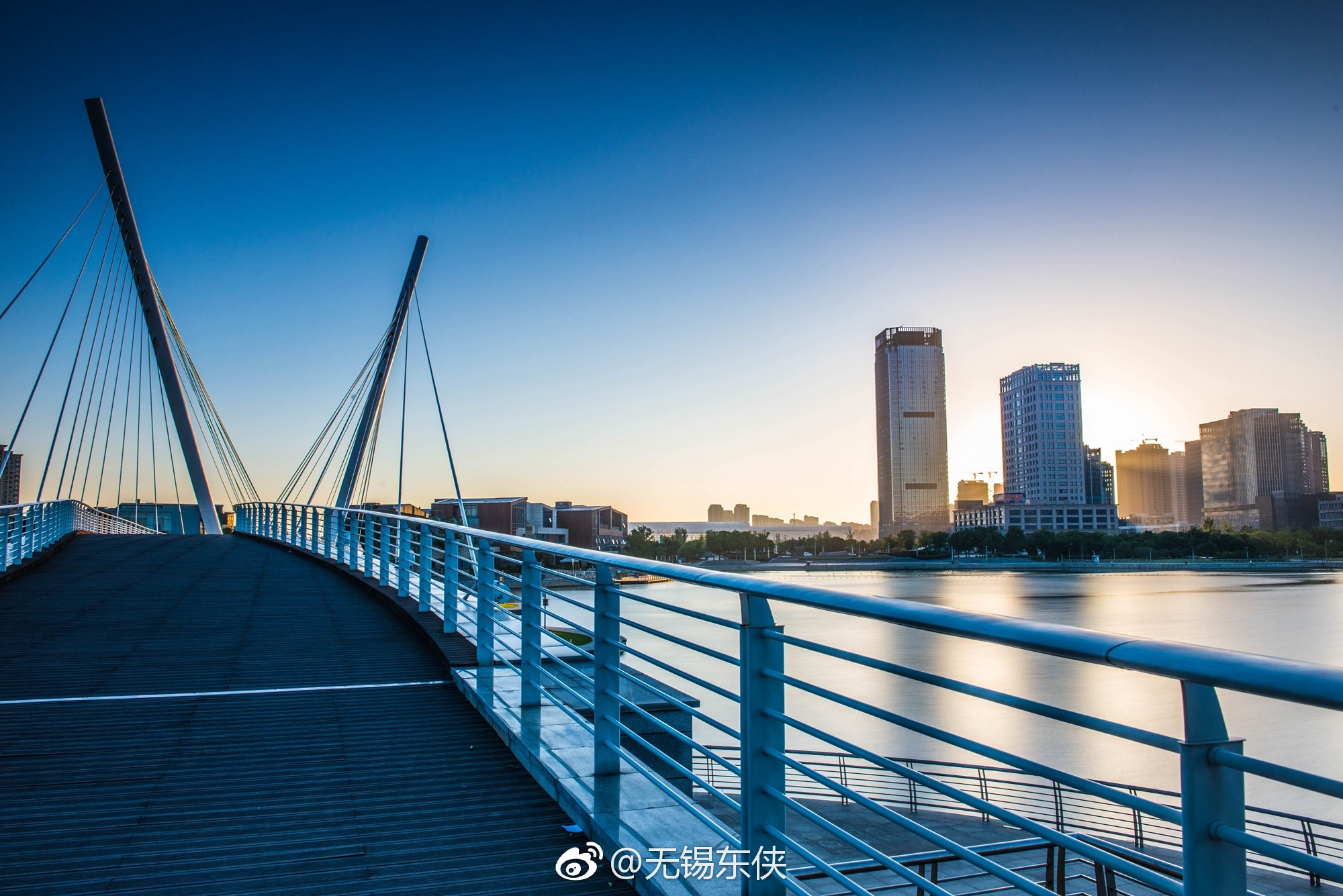 看到过凌晨4:45分的无锡映月湖舞桥吗?没看过的就请上眼