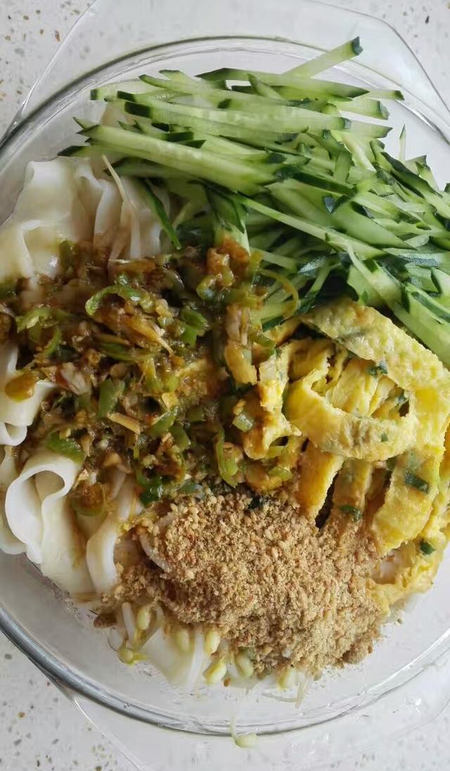 蒜汁鸡蛋捞面来一碗!