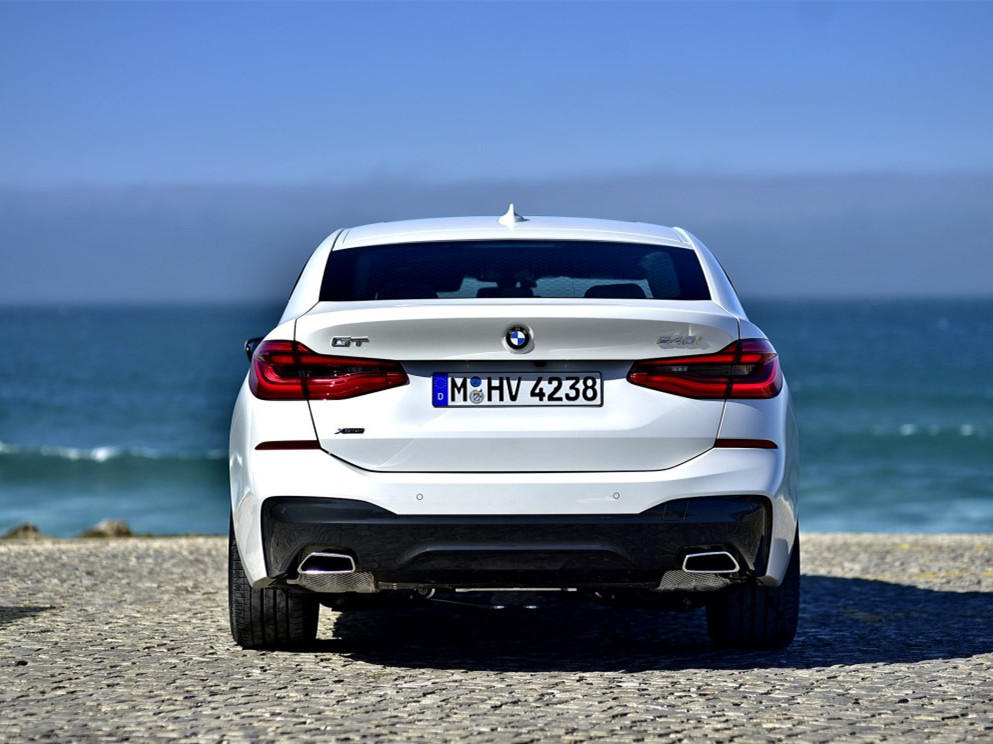 客户买了宝马gt6我赶紧过去拜访他扮谈生意顺便围观新车