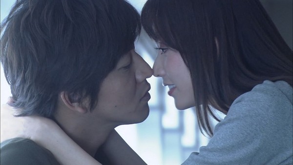 电影里常见的7种火辣接吻招式,今天来个「爱斯基摩之吻」吧