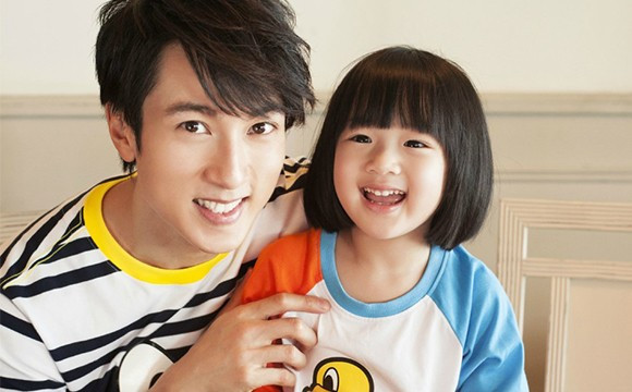 盘点8位明星奶爸他是肌肉男却对女儿细心而他更是世界级奶爸