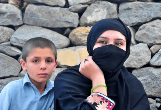 巴基斯坦女孩来中国旅游, 为何一点不受欢迎?