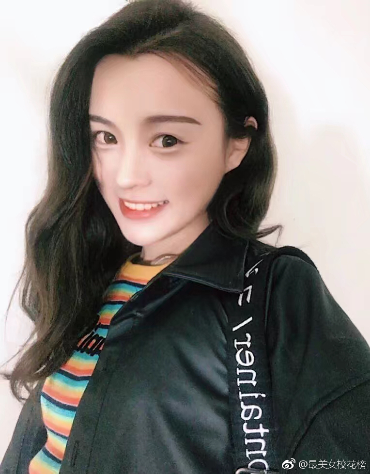 任璐瑶厦门理工学院19岁169cm46kg来自贵州遵义