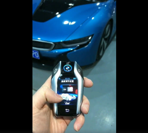 8000多选配的宝马i8智能钥匙,科技感爆棚,酷炫到没朋友