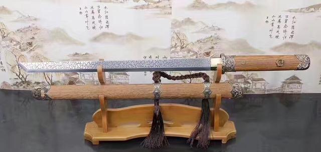 陌刀，仪刀，苗刀，唐刀在外形以及使用方法中有什么不同？|唐朝|唐刀|直刀_新浪新闻