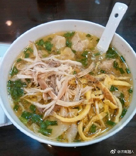 "油旋儿 鸡丝馄饨",已加入济南"豪华早点套餐"[doge]