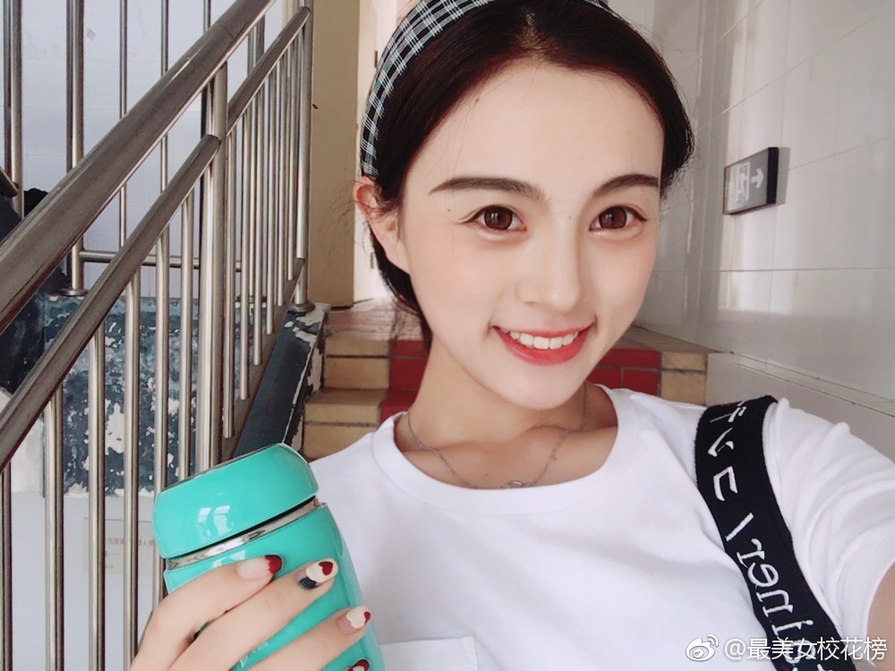 任璐瑶厦门理工学院19岁169cm46kg来自贵州遵义