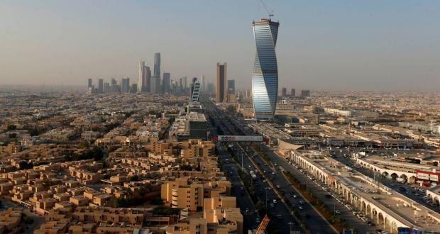 沙特城市吉赞再度遭遇导弹袭击,胡塞武装反击凶猛