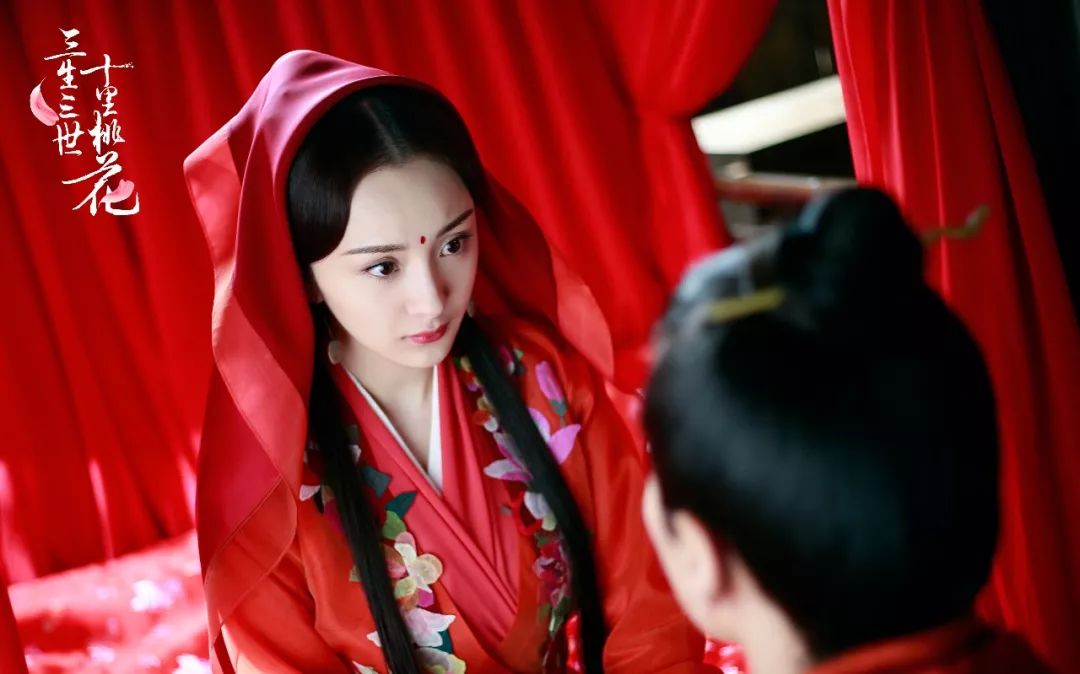 李溪芮成杨幂签约小花中首个出走的艺人,嘉行