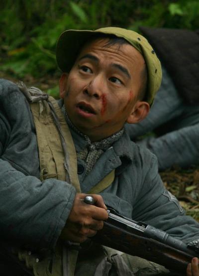 身高1米6长得丑,老婆非常美,身价上亿,却只开几十万的车