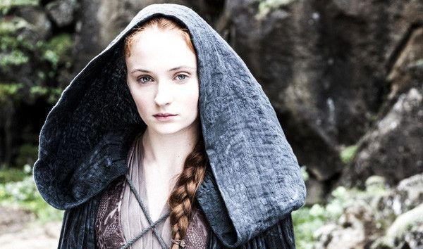 《权力的游戏》中狼女"三傻"的扮演者索菲特纳订婚啦!