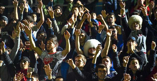 俄罗斯人为自己的英雄小鹰欢呼