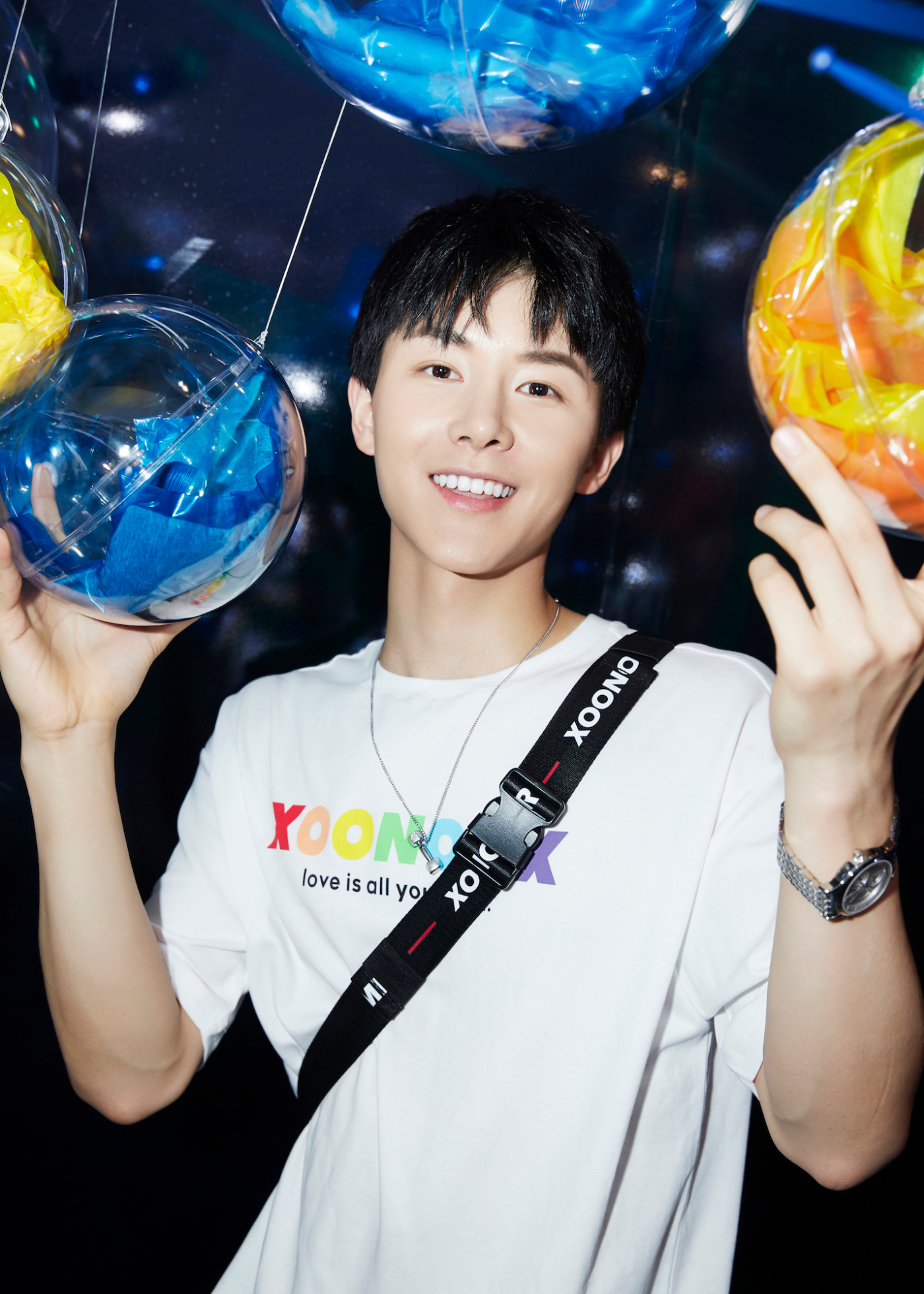 "小哥哥"杨泽出席发布会 清新阳光展治愈系笑容