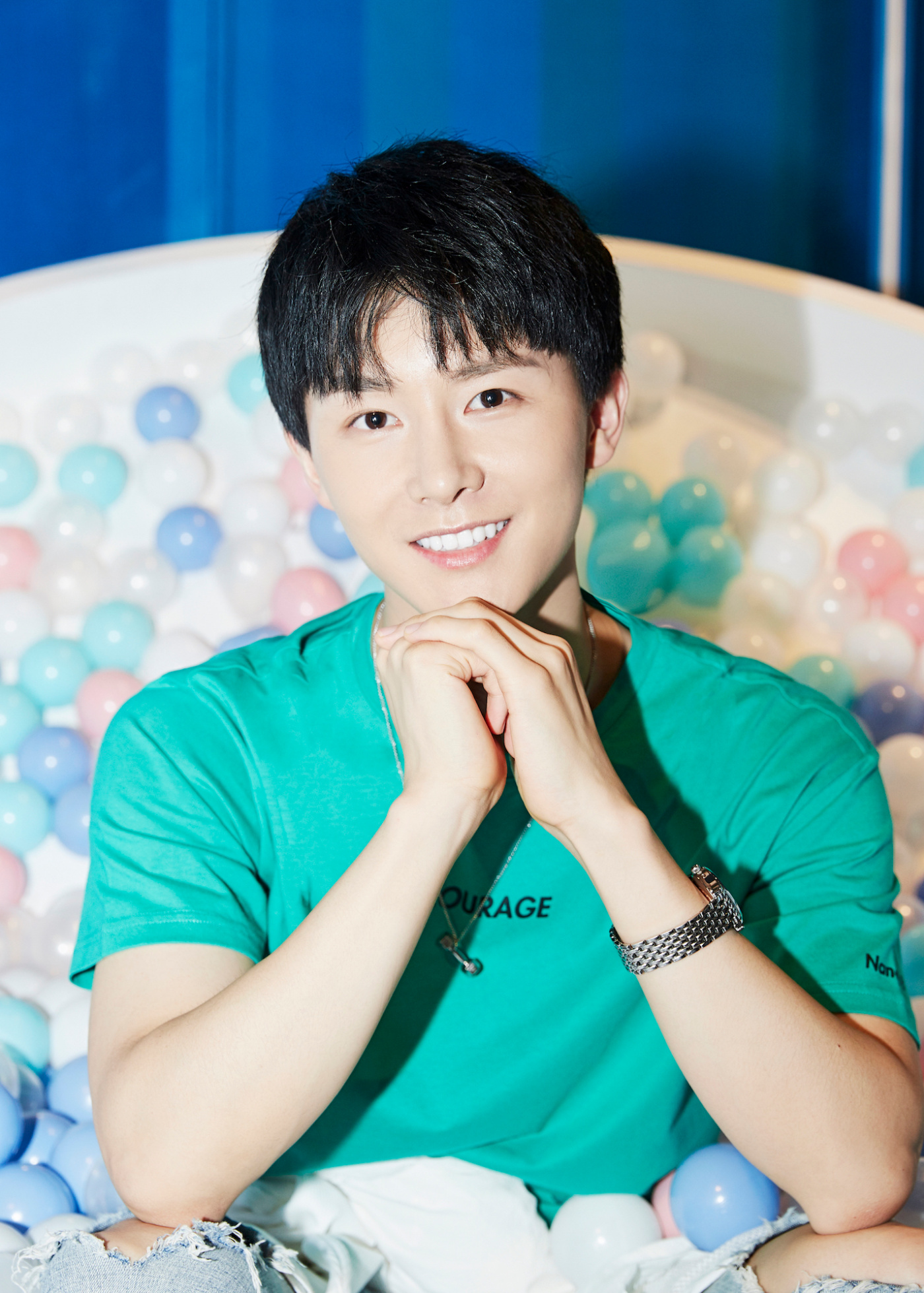 "小哥哥"杨泽出席发布会 清新阳光展治愈系笑容