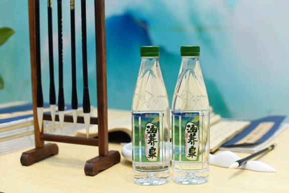 涵养泉天然矿泉水全面上市 品质好水尽显文化涵养