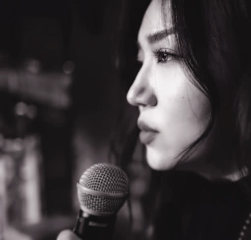 《好声音》刘郡格深夜发文,却无意揭露真相,网友:怪不得没夺冠