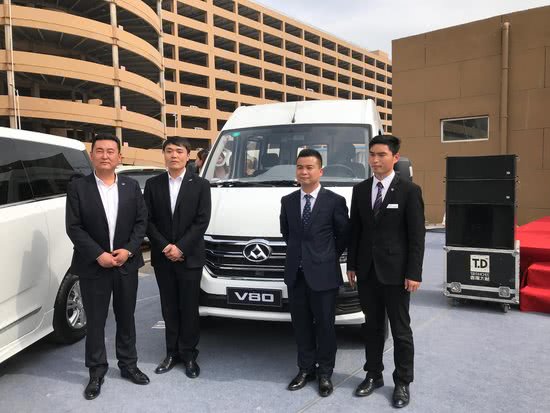 上汽大通V80价格和车型对比 福田图雅诺与大通V80哪款更合适