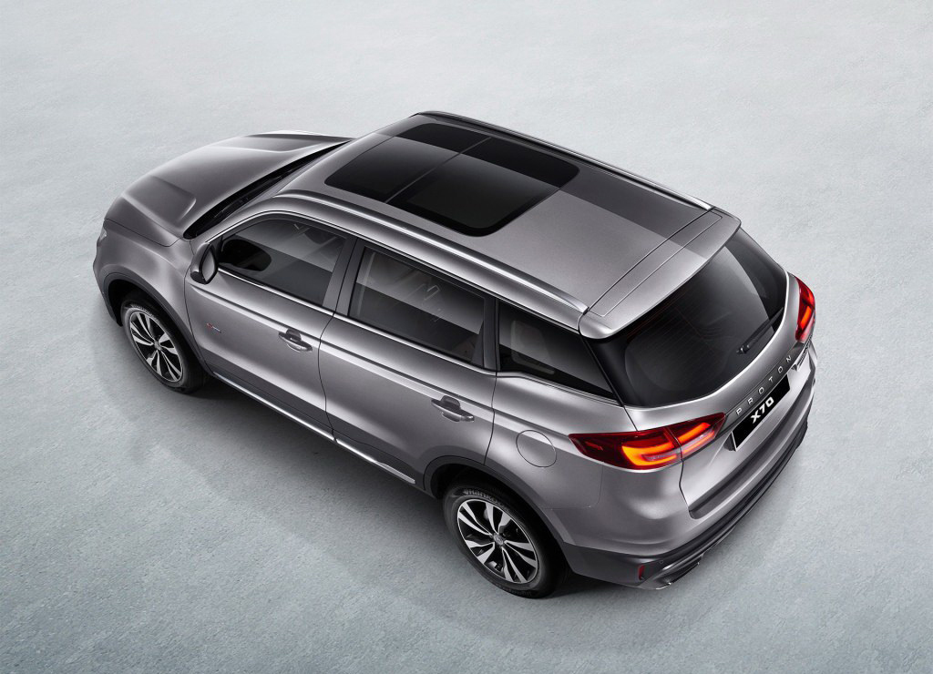 从官图来看,宝腾x70基于中期改款后的吉利博越(配置|询价)"换标"而来.