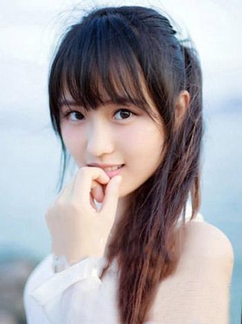 长脸适合什么发型清新修颜齐刘海最好看