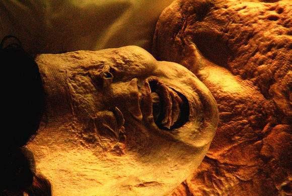 1972年初,当地组织的考古队开始正式展开对马王堆墓葬的科学挖掘,挖掘