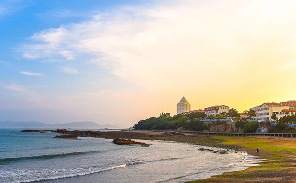 这座静谧的海滨小城才是度假首选