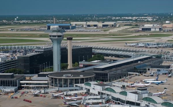 奥黑尔国际机场,位于美国芝加哥,是全球最繁忙的机场之一,此机场面积