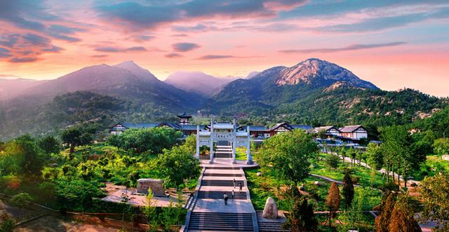 山东泰安人口最多的县级市，是全国百强县，拥有莲花山风景区|莲花山|泰安|百强县_新浪新闻