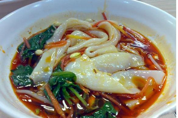 网友实拍馋死个人的城固热面皮做法软糯香辣香掉舌头