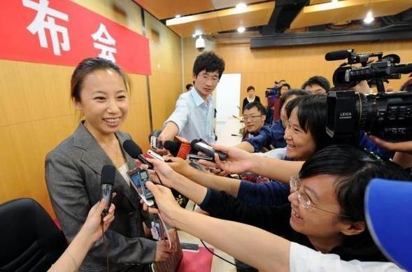 因拒唱美国歌被批,直言:我只唱义勇军进行曲|短道速滑|李琰|阿波罗