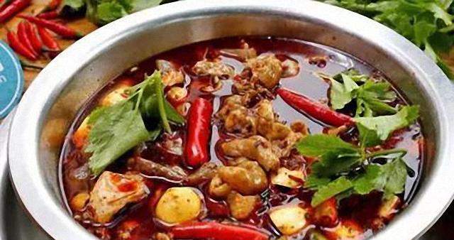 四川著名的地方特色菜肴--肥肠鱼的正宗配方和