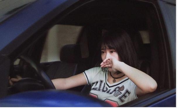 滴滴女司机送乘客,到达目的地后,乘客的无理要求,让她哭笑不得