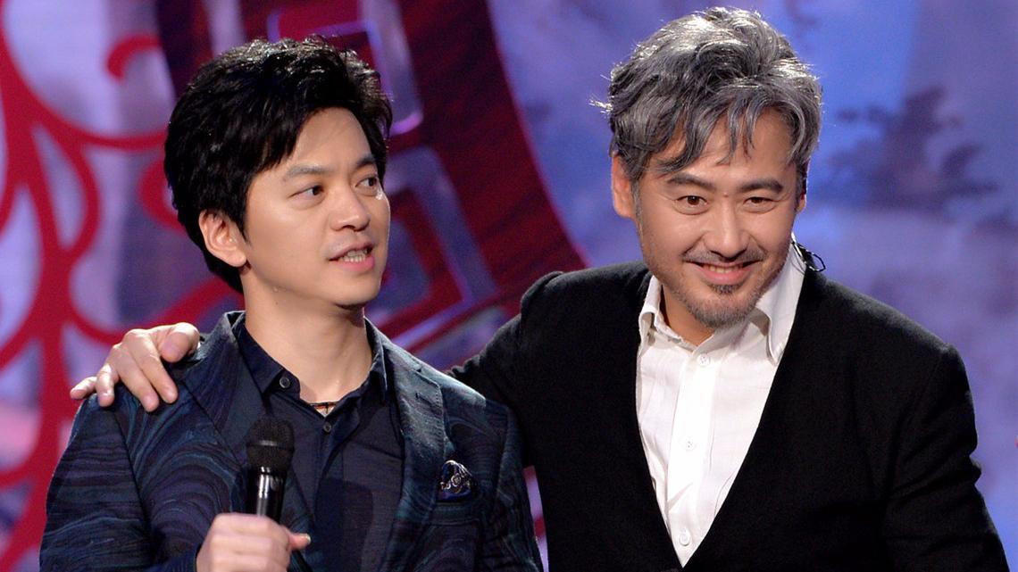 《跨界歌王》总决赛,李健化身段子手为吴秀波拉票!