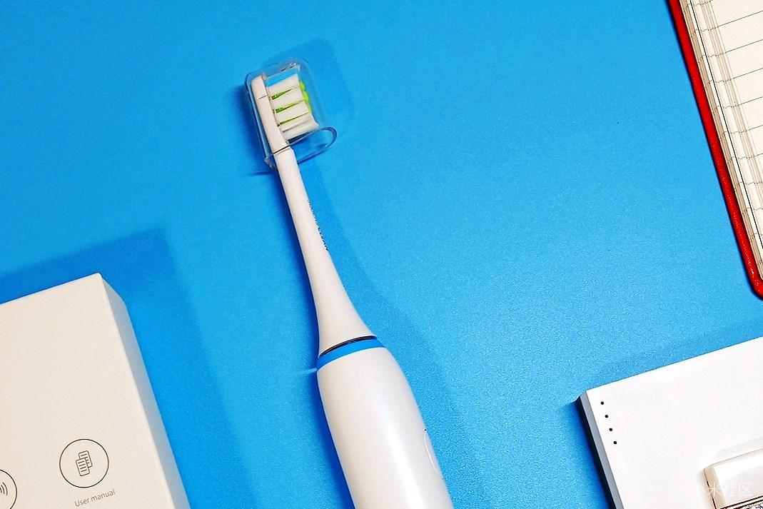 时尚精致,清洁每一天——素士声波电动牙刷x1青春版测评