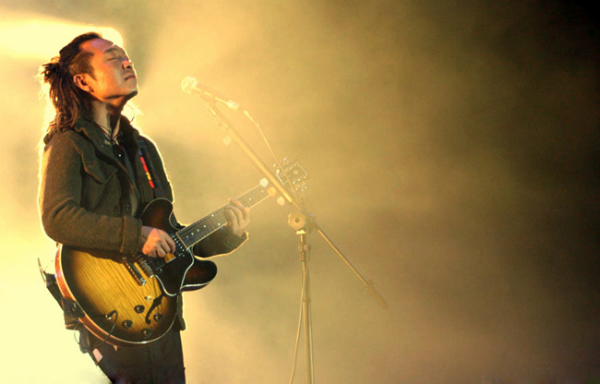 那些年许巍告诉我们生活不止眼前的苟且,教给我们什么是摇滚