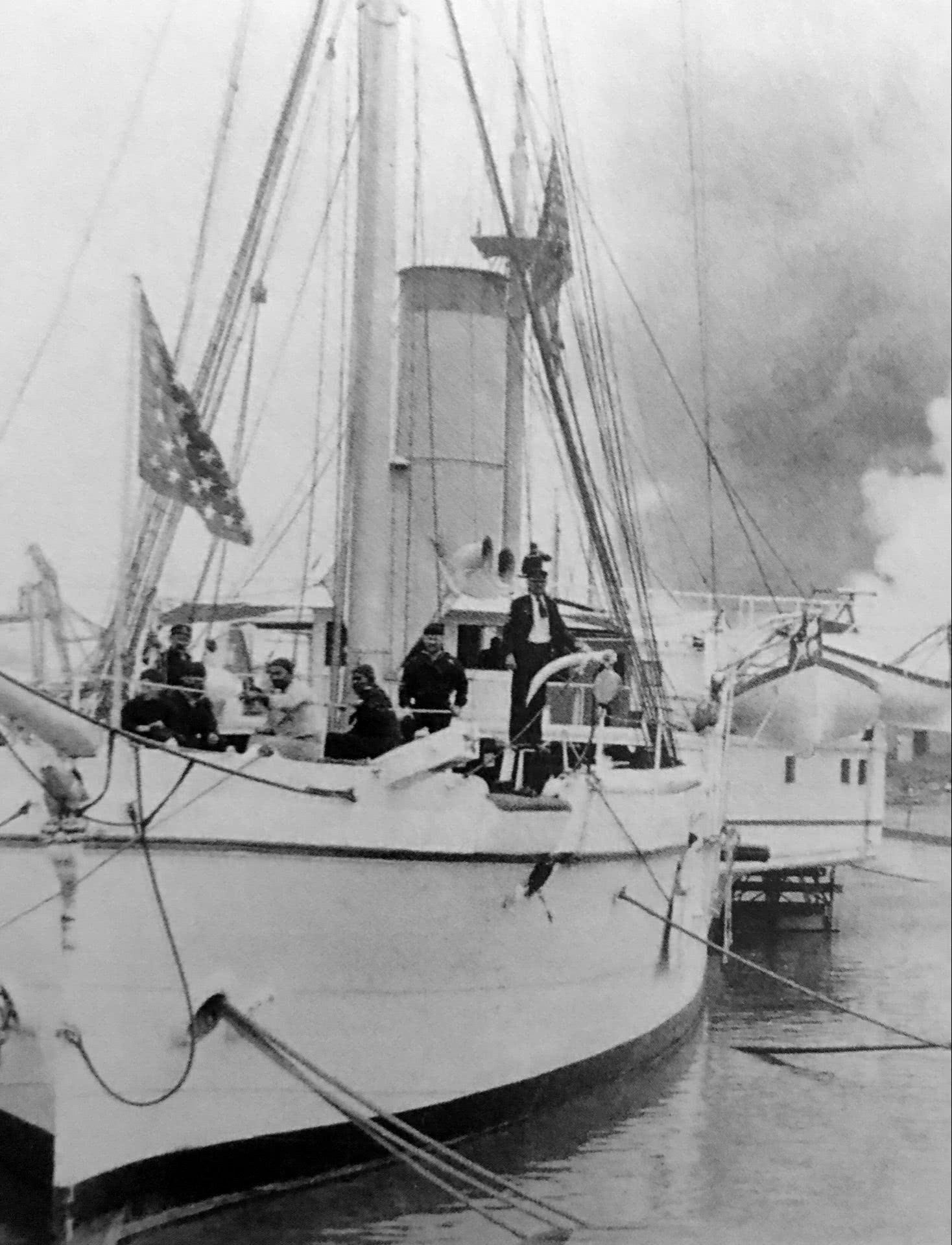 八国联军入侵北京时的老照片阅兵仪式述说着晚清的衰败