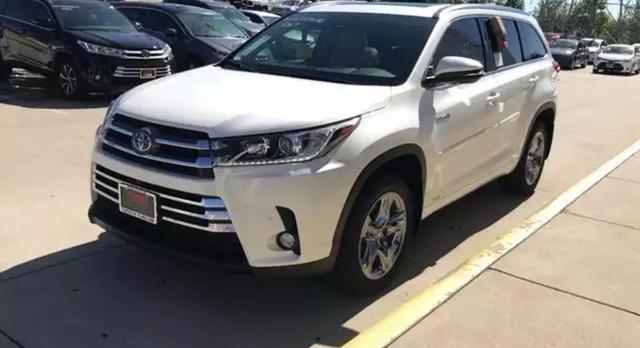 颜值高,空间大,配6座的丰田汉兰达你会买吗?