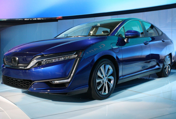 本田这车不烧油不费电,百公里加速9.6s,使用氢能源